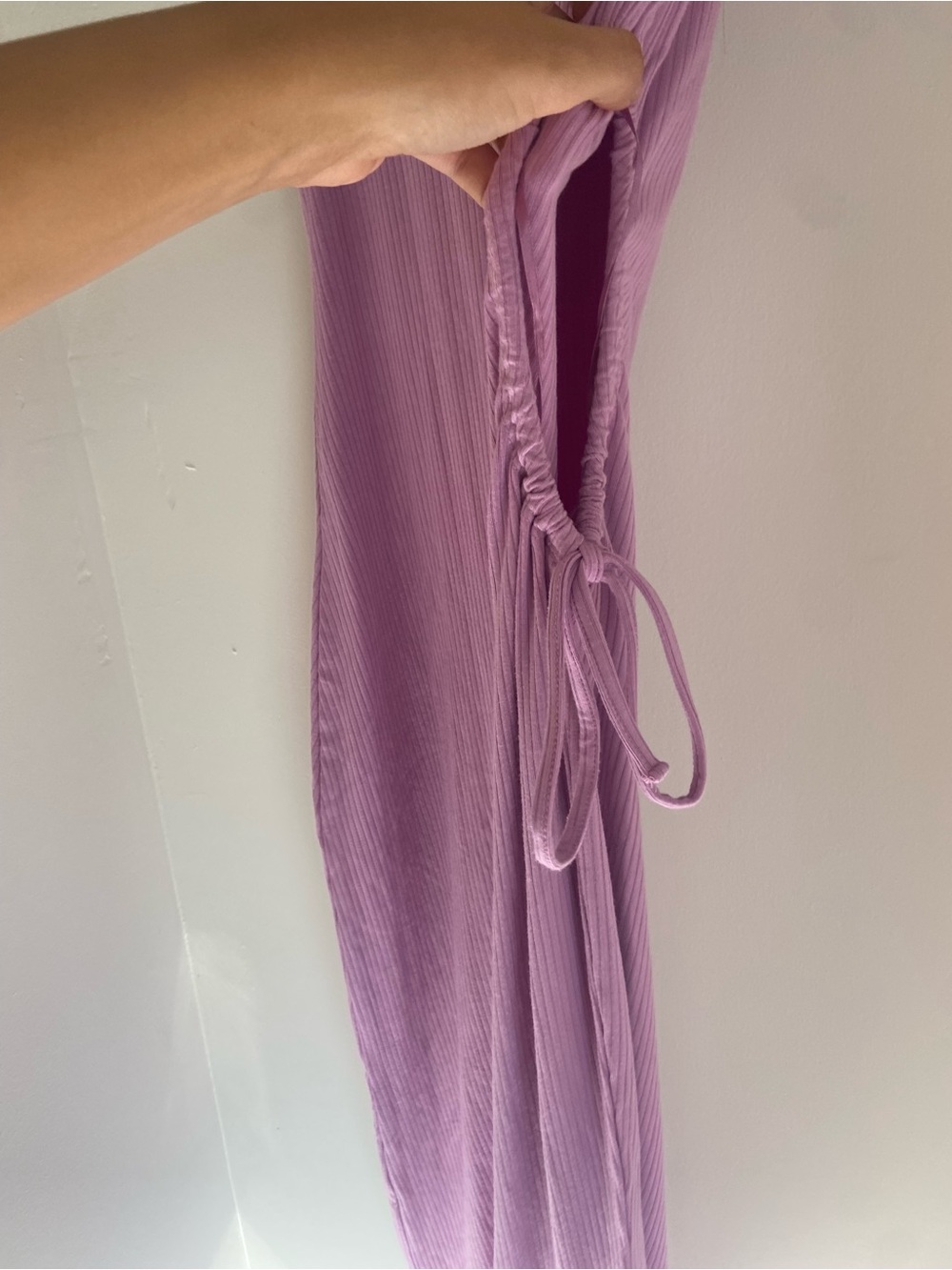 Olive & Oak Lilac Ribbed Midi Dress with Side Tie Cutout - Picture 4 of 5